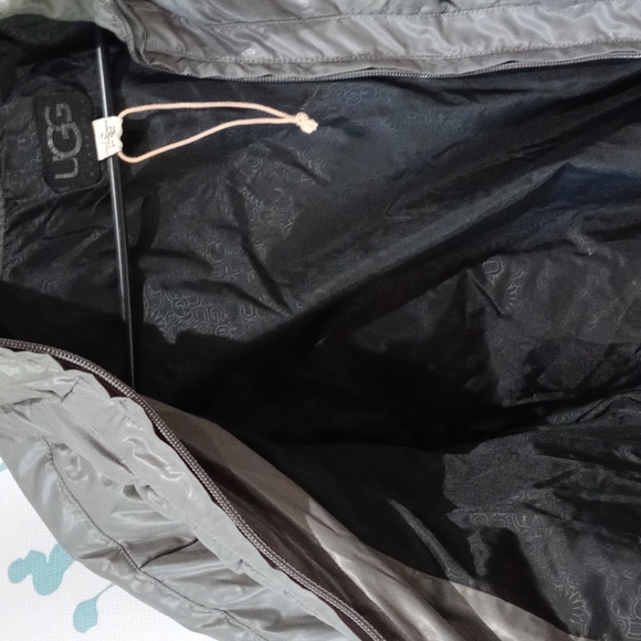 UGG gray winter coat size L - Picture 3 of 7